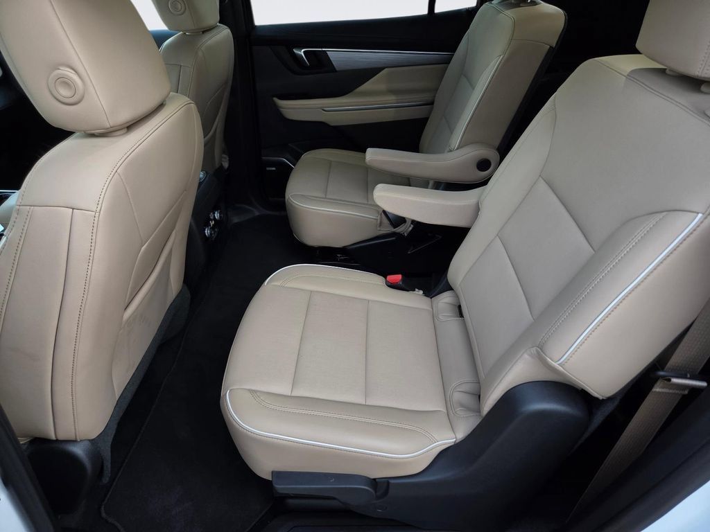 Used 2026 Buick Enclave Preferred FWD image 33