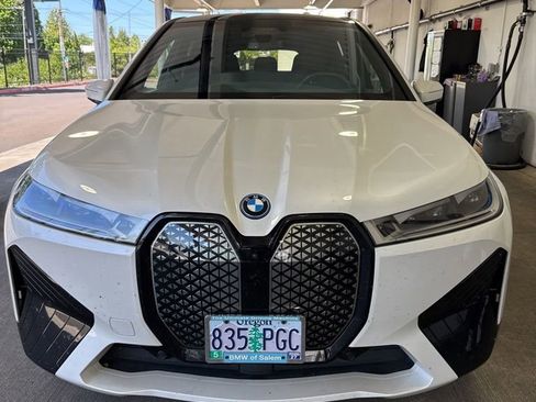 Used 2024 BMW iX xDrive50 w/ Premium Package AWD/4WD image 2