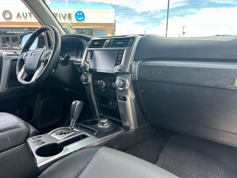 Used 2022 Toyota 4Runner SR5 Premium w/ Moonroof Package AWD/4WD image 32