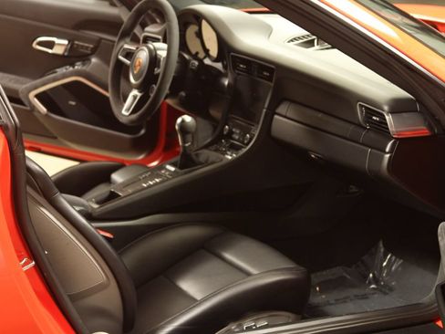 Used 2017 Porsche 911 Carrera GTS RWD image 38