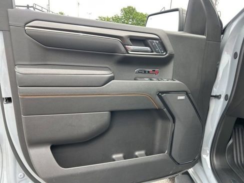 Used 2024 GMC Sierra 1500 AT4 w/ Technology Package AWD/4WD image 11