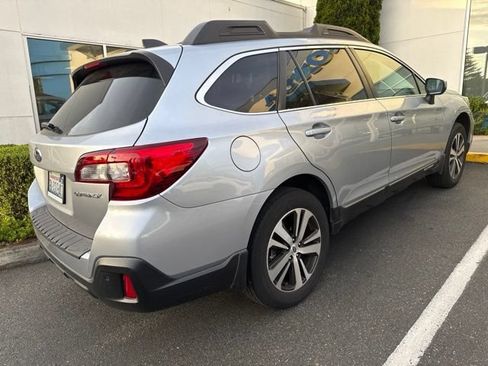 Used 2018 Subaru Outback 2.5i Limited AWD/4WD image 4