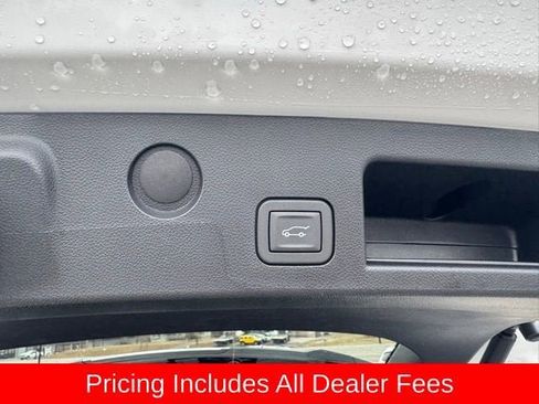 New 2026 Chevrolet Equinox LT w/ Convenience Package II FWD image 16