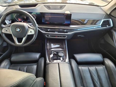 Used 2025 BMW X7 xDrive40i AWD/4WD image 6