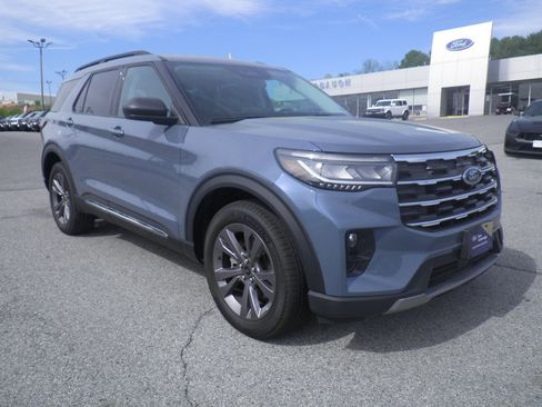 Certified 2025 Ford Explorer Active w/ Active Comfort Package AWD/4WD image 1