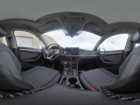 Used 2025 Volkswagen Jetta SE image 42