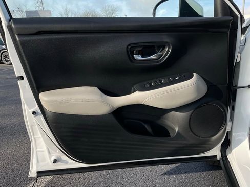 Certified 2024 Honda HR-V LX image 23