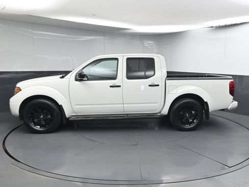 Used 2020 Nissan Frontier SV w/ Midnight Edition Floor Mats RWD image 4