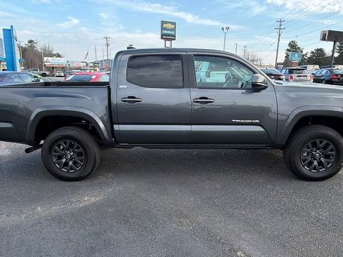 Used 2021 Toyota Tacoma SR5 image 4