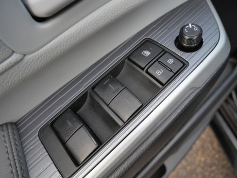 Certified 2026 Toyota Sienna LE FWD image 20