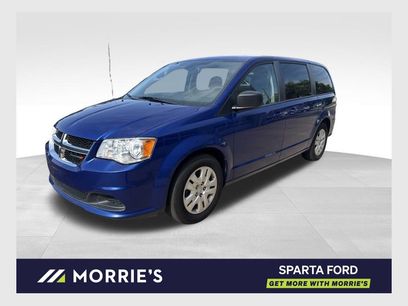 Used 2018 Dodge Grand Caravan SE w/ UConnect Hands-Free Group