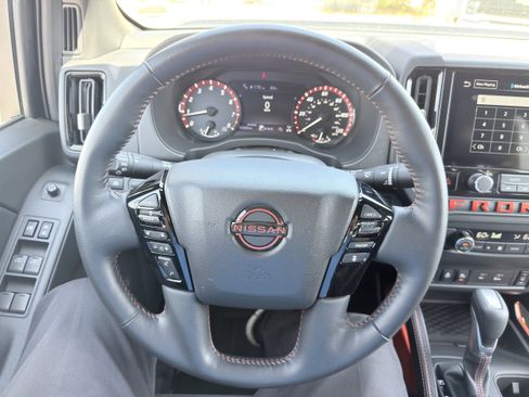 Used 2026 Nissan Frontier PRO-4X AWD/4WD image 29