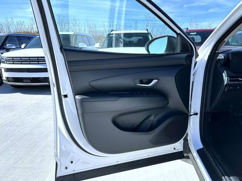 New 2026 Hyundai Tucson SE image 9