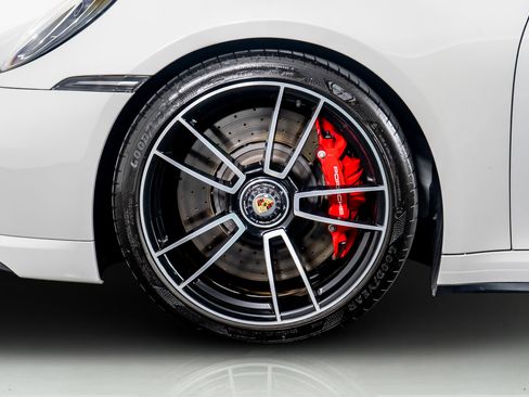 Used 2022 Porsche 911 Turbo image 20