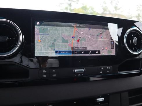 Used 2024 Mercedes-Benz Sprinter 2500 image 8