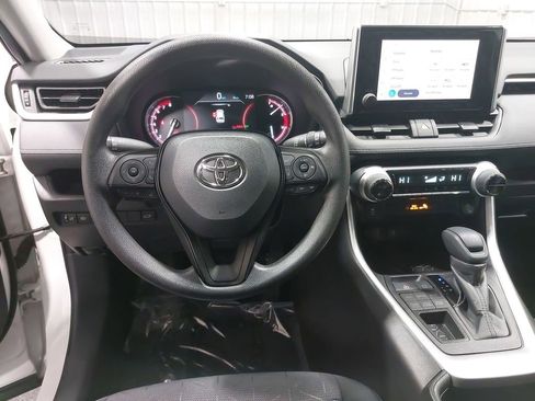 Used 2025 Toyota RAV4 XLE image 16