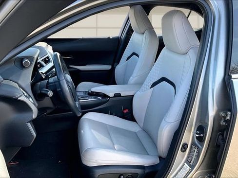 Used 2020 Lexus UX 200 w/ Premium Package image 25