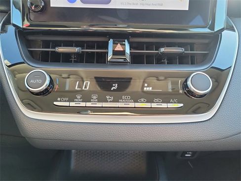 Used 2023 Toyota Corolla LE image 29