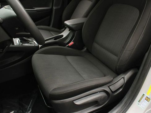 Used 2022 Hyundai Kona SEL AWD/4WD image 16