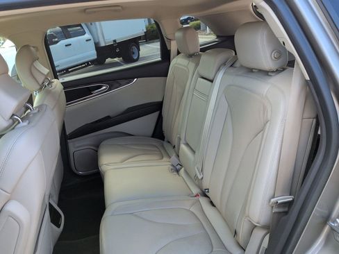 Used 2017 Lincoln MKX Reserve w/ Lincoln MKX Climate Package image 15