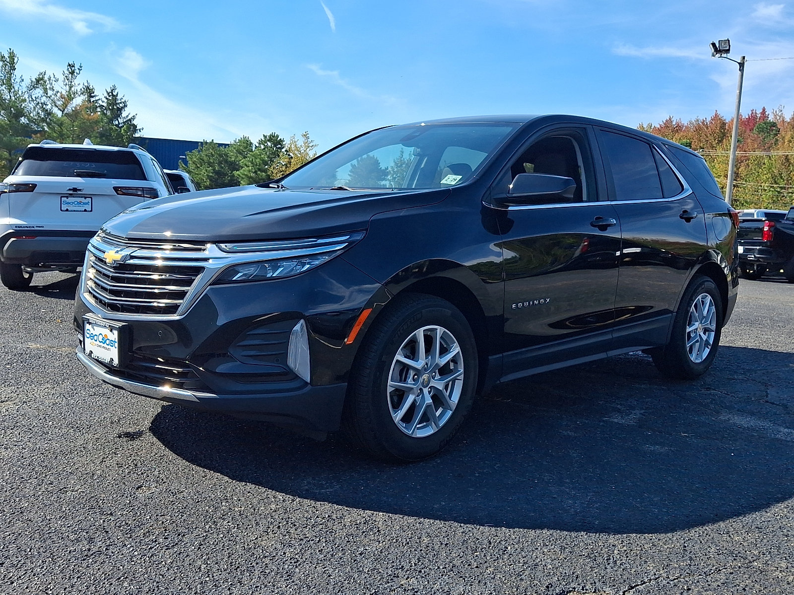 Certified 2024 Chevrolet Equinox LT w/ LPO, Floor Liner Package FWD image 3