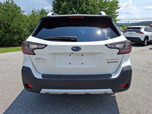 Certified 2025 Subaru Outback Touring XT AWD/4WD image 5