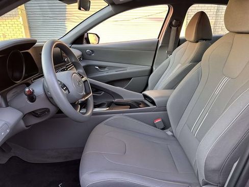 Used 2023 Hyundai Elantra SEL FWD image 19