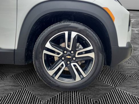 Used 2023 Chevrolet TrailBlazer LT FWD image 16