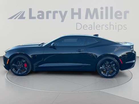 Used 2024 Chevrolet Camaro LT w/ RS Package RWD image 2