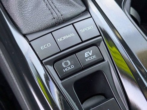 Used 2025 Toyota Camry SE FWD image 27
