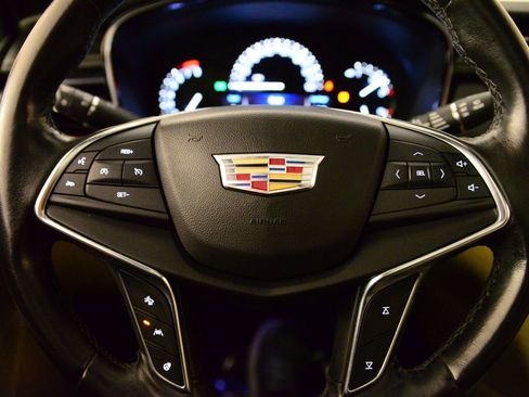 Used 2018 Cadillac XT5 Luxury w/ Driver Awareness Package image 14