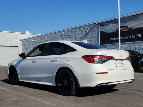 Used 2023 Honda Civic Sport image 2
