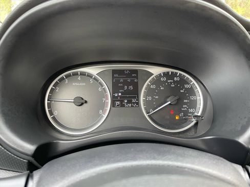 Used 2022 Nissan Kicks S image 8