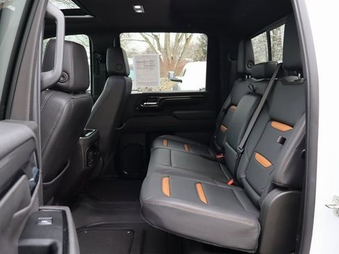 Used 2025 GMC Sierra 2500 AT4 w/ AT4 Premium Plus Package image 11