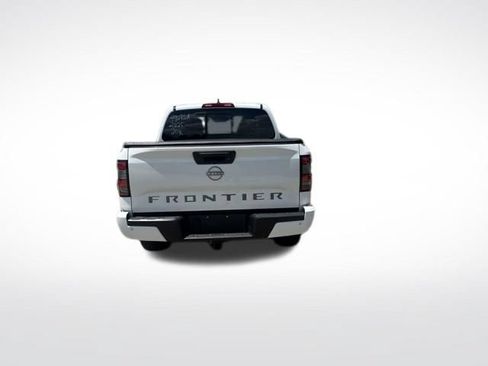 Used 2025 Nissan Frontier SV w/ SV Convenience Package RWD image 4