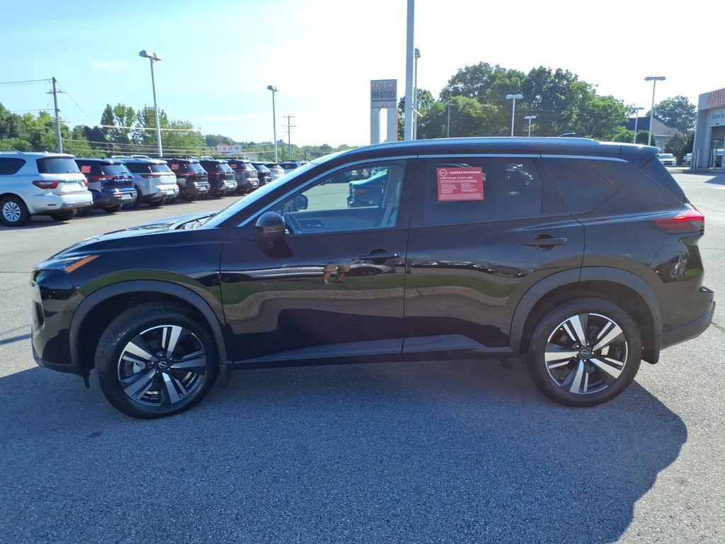 Used 2025 Nissan Rogue SL FWD image 18