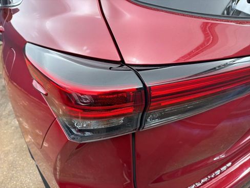 Used 2021 Toyota Highlander Limited image 25