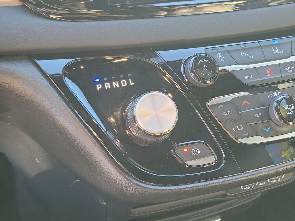 Used 2025 Chrysler Pacifica Select FWD image 33
