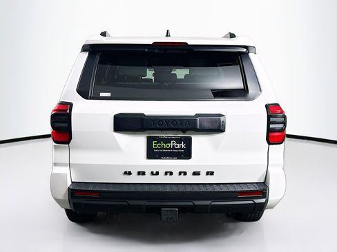 Used 2025 Toyota 4Runner SR5 AWD/4WD image 7