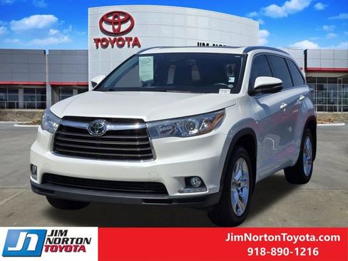 Used 2016 Toyota Highlander Limited Platinum image 3