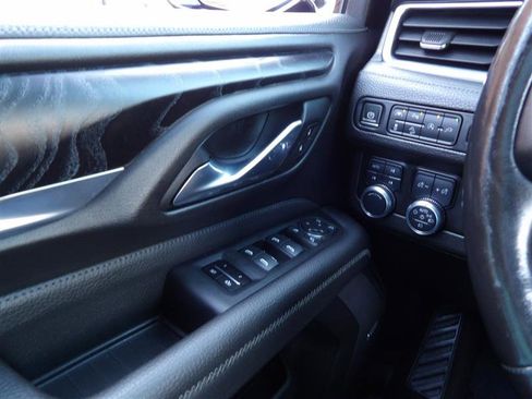 Used 2021 GMC Yukon XL Denali w/ Denali Premium Package image 30