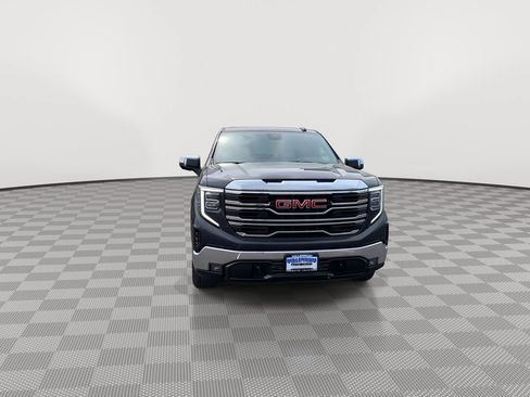 Used 2025 GMC Sierra 1500 SLT AWD/4WD image 2