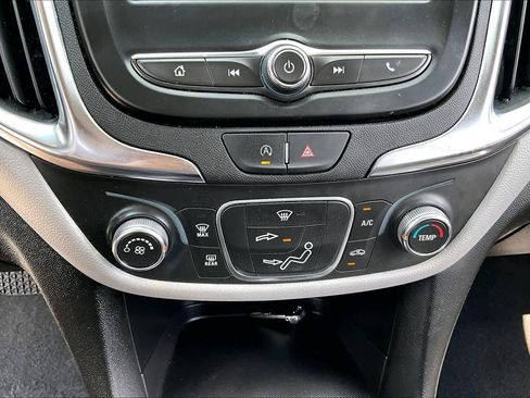Used 2024 Chevrolet Equinox LS w/ LS Convenience Package FWD image 32
