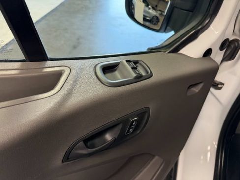 Used 2023 Ford Transit 350 XLT RWD image 9