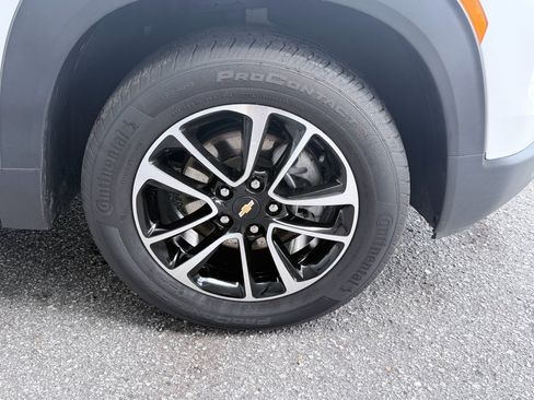 Used 2025 Chevrolet TrailBlazer LT w/ Driver Confidence Package AWD/4WD image 32