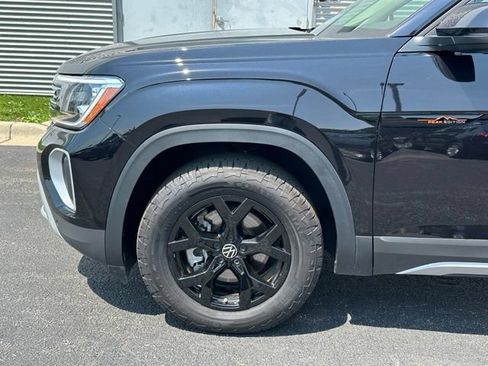 Certified 2026 Volkswagen Atlas Peak Edition AWD/4WD image 7