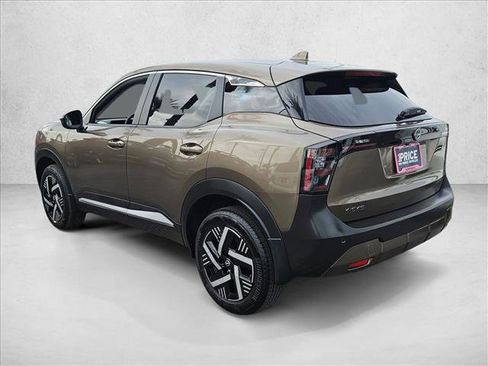 Used 2025 Nissan Kicks SV image 8