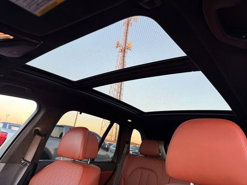 Used 2022 BMW X5 xDrive40i w/ M Sport Package image 25