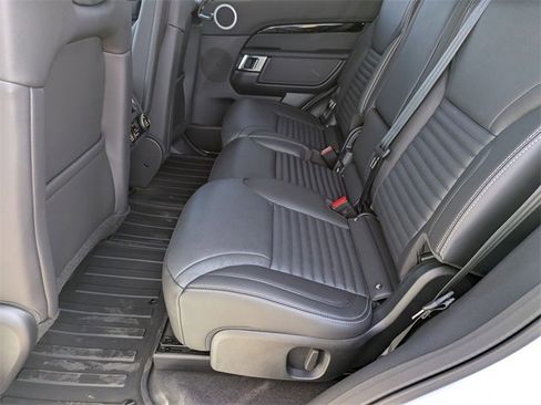 New 2026 Land Rover Discovery S image 15