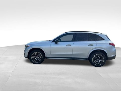 Used 2023 Mercedes-Benz GLC 300 4MATIC image 2